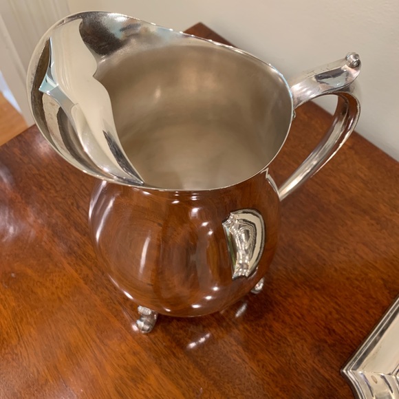 Water Pitcher with Ice Guard, Vintage Eales 1779 Silverplate - Picture 3 of 5